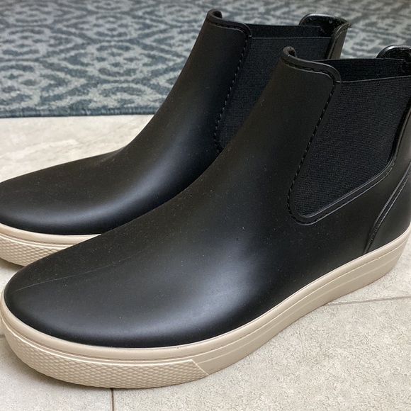 Igor black rubber boots size 37 used thrice.Very good to excellent condition. - Picture 5 of 5